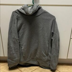 Mountain Hardwear Heather Gray Funnel Neck Pullover